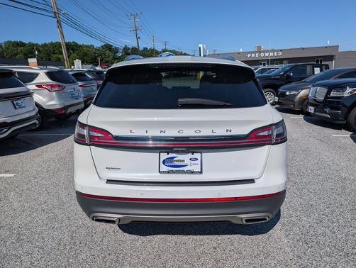 Pristine White Metallic Tri-Coat 2022 Lincoln Nautilus Reserve