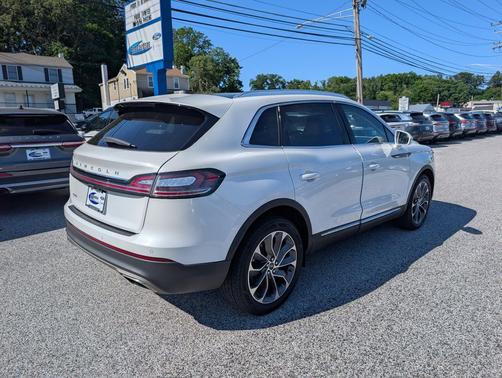 Pristine White Metallic Tri-Coat 2022 Lincoln Nautilus Reserve