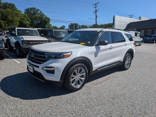 Star White Metallic Tri-Coat 2021 Ford Explorer XLT