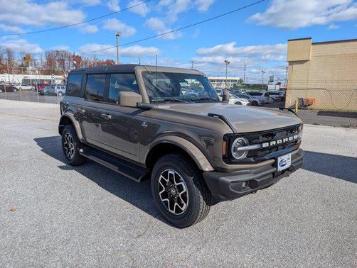 2025 Ford Bronco Outer Banks