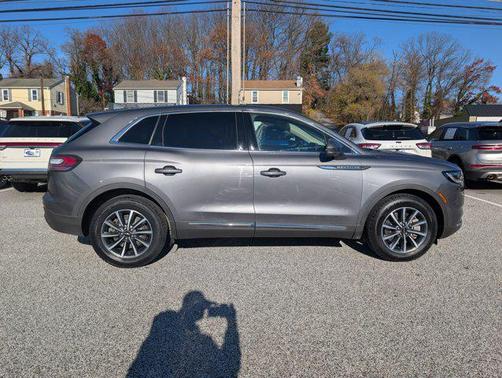 2021 Lincoln Nautilus Standard