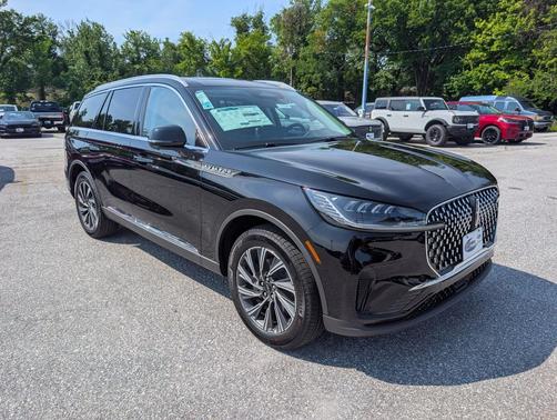 Infinite Black Metallic Clearcoat 2026 Lincoln Aviator Premiere