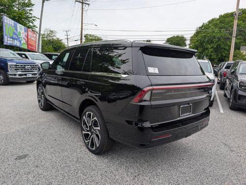 Infinite Black Metallic Clearcoat 2026 Lincoln Navigator Black Label
