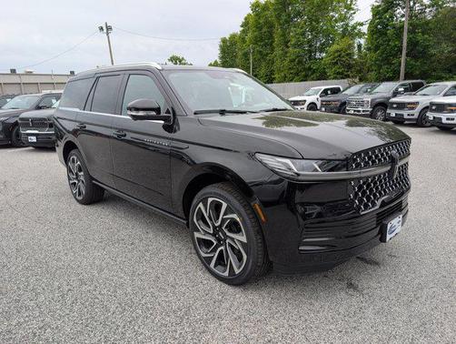 Infinite Black Metallic Clearcoat 2026 Lincoln Navigator Black Label