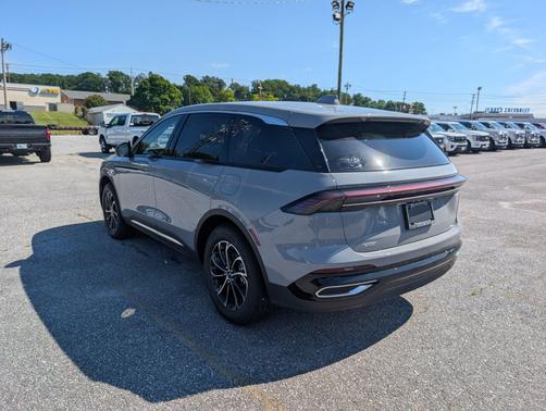 Gray Matter Metallic Clearcoat 2026 Lincoln Nautilus Premiere