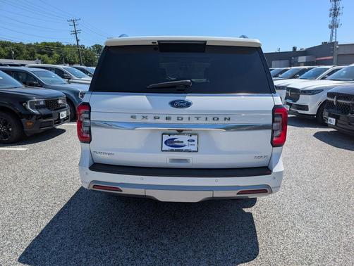 Star White Metallic Tri-Coat 2023 Ford Expedition Max Platinum