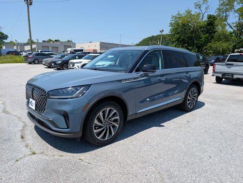 Whisper Blue Metallic Clearcoat 2026 Lincoln Aviator Premiere