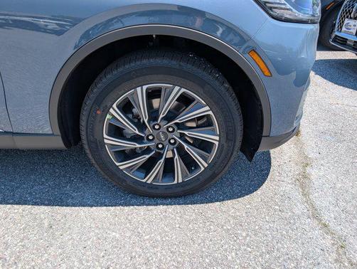 Whisper Blue Metallic Clearcoat 2026 Lincoln Aviator Premiere