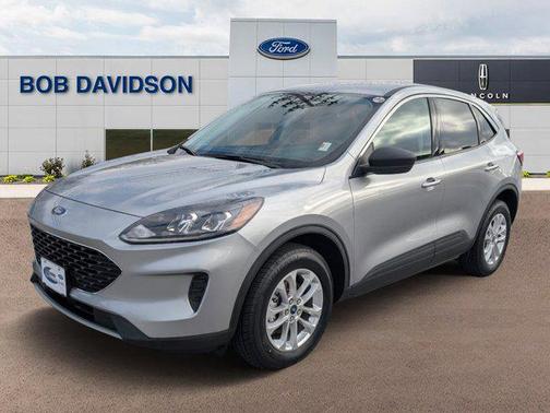 Iconic Silver Metallic 2022 Ford Escape SE