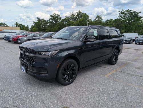 Flight Blue Metallic Clearcoat 2026 Lincoln Navigator Reserve