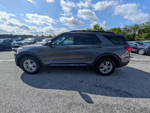 Gray Metallic 2023 Ford Explorer XLT