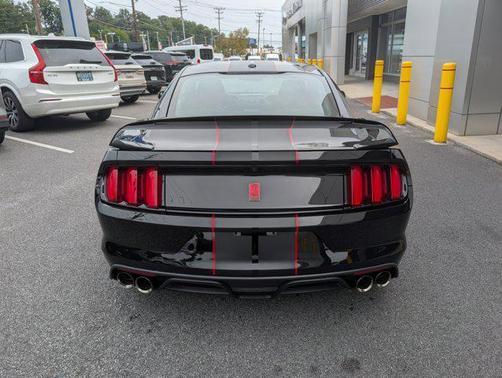 2018 Ford Shelby GT350R Base