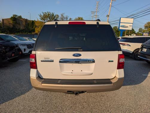 Oxford White 2013 Ford Expedition XLT