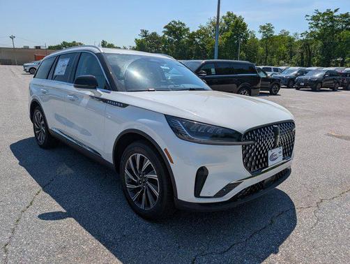 Pristine White Metallic Tri-Coat 2026 Lincoln Aviator Premiere