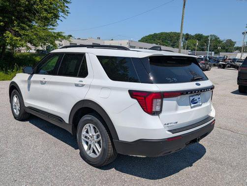 Star White Metallic Tri-Coat 2026 Ford Explorer Active