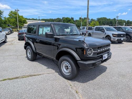 Shadow Black 2026 Ford Bronco Base 2 Door 4x4