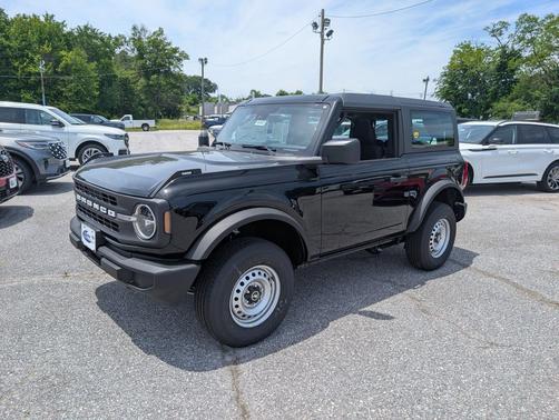 Shadow Black 2026 Ford Bronco Base 2 Door 4x4