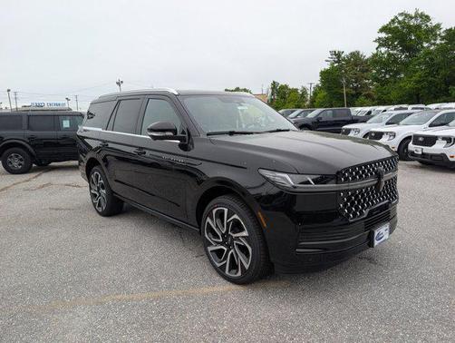 Infinite Black Metallic Clearcoat 2026 Lincoln Navigator Black Label