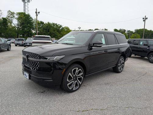 Infinite Black Metallic Clearcoat 2026 Lincoln Navigator Black Label