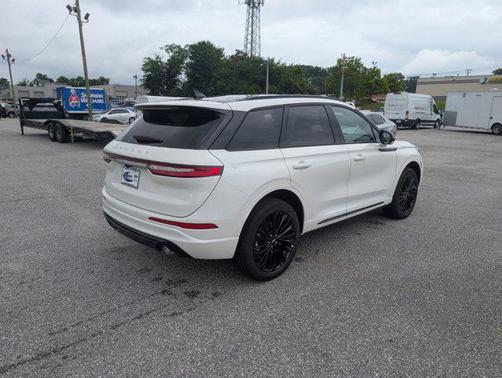 2025 Lincoln Corsair Premiere