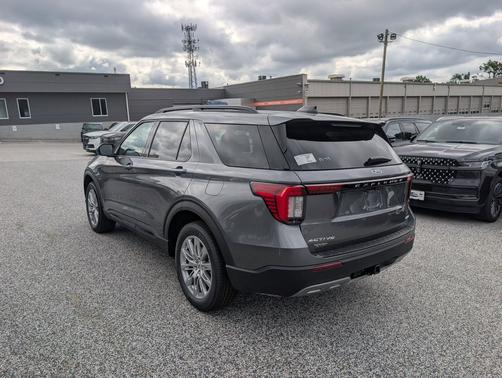 Carbonized Gray Metallic 2026 Ford Explorer Active