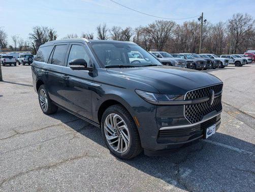 Flight Blue Metallic Clearcoat 2026 Lincoln Navigator Reserve