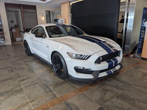 Oxford White 2018 Ford Shelby GT350 Base
