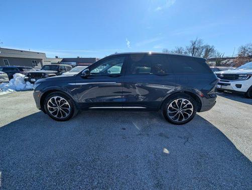 2024 Lincoln Nautilus Reserve