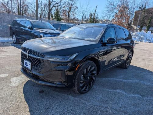 Infinite Black Metallic Clearcoat 2026 Lincoln Nautilus Reserve
