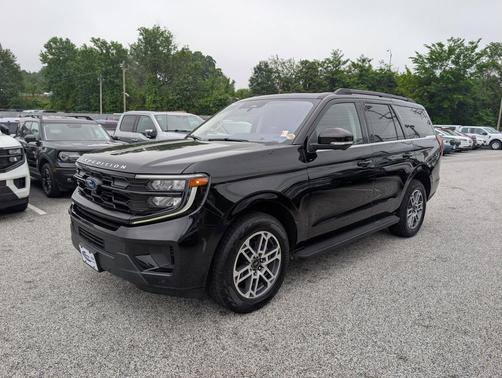 Black Metallic 2025 Ford Expedition Active
