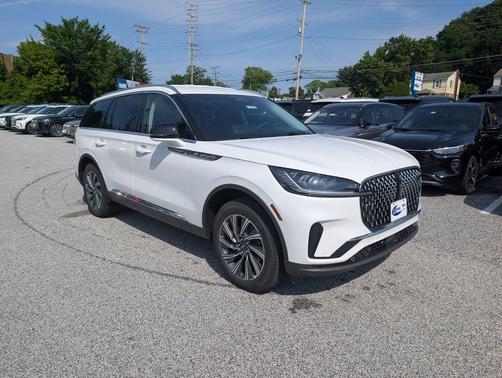 Pristine White Metallic Tri-Coat 2026 Lincoln Aviator Premiere