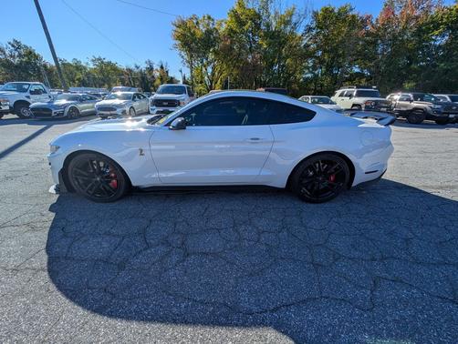 Oxford White 2020 Ford Shelby GT500 Base