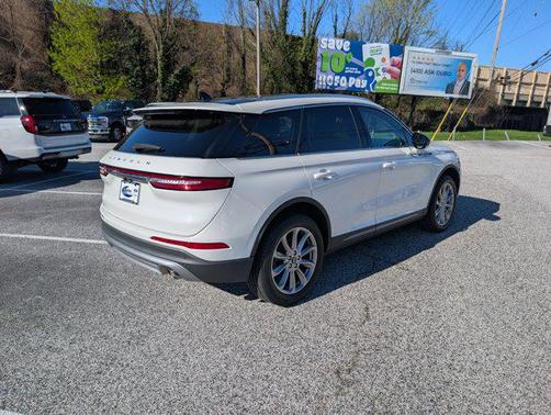 Pristine White Metallic Tri-Coat 2022 Lincoln Corsair Standard