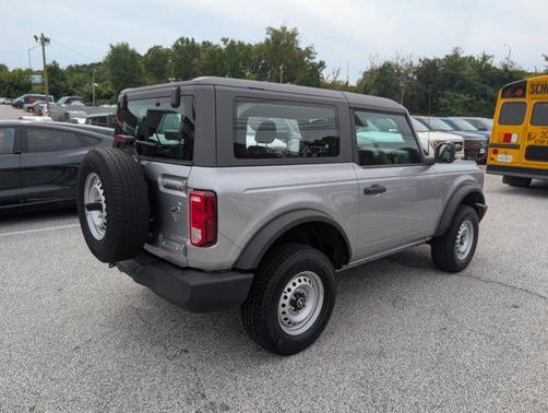 2021 Ford Bronco Base