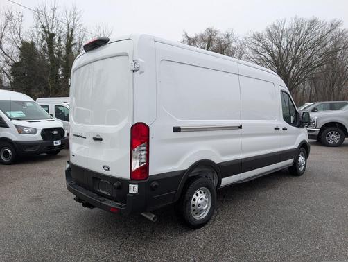 Oxford White 2026 Ford Transit-250 Base