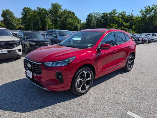 Rapid Red Metallic Tinted Clearcoat 2023 Ford Escape ST-Line Select