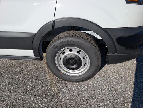 Oxford White 2027 Ford Transit-250 Base