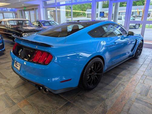 Grabber Blue 2017 Ford Shelby GT350 Base