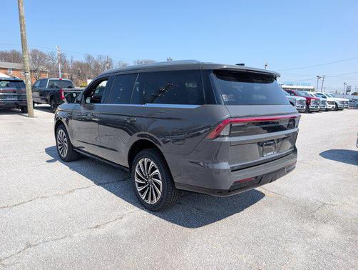 Chroma Caviar Dark Gray Metallic Clearcoat 2026 Lincoln Navigator Black Label
