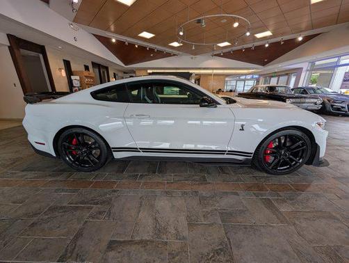 2020 Ford Shelby GT500 Base