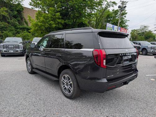 Dark Matter Gray Metallic 2026 Ford Expedition Active