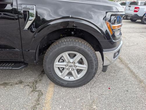 Agate Black Metallic 2026 Ford F-150 XLT