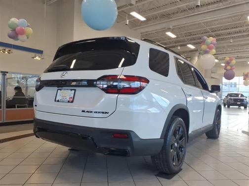 Platinum White Pearl 2026 Honda Pilot Black Edition