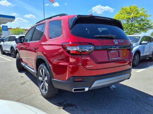 2025 Honda Pilot Touring 8-Passenger