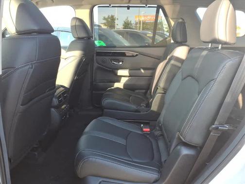 2025 Honda Pilot Touring 8-Passenger