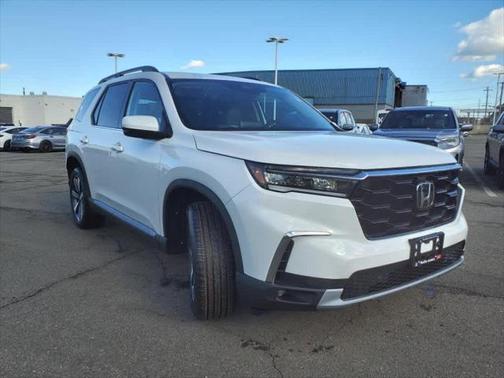 2025 Honda Pilot Touring 8-Passenger