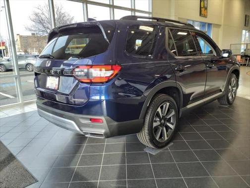 2025 Honda Pilot Touring 8-Passenger