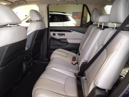 2025 Honda Pilot Touring 8-Passenger