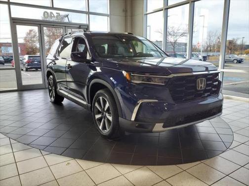 2025 Honda Pilot Touring 8-Passenger