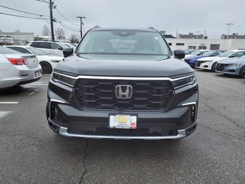 2025 Honda Pilot Touring 8-Passenger